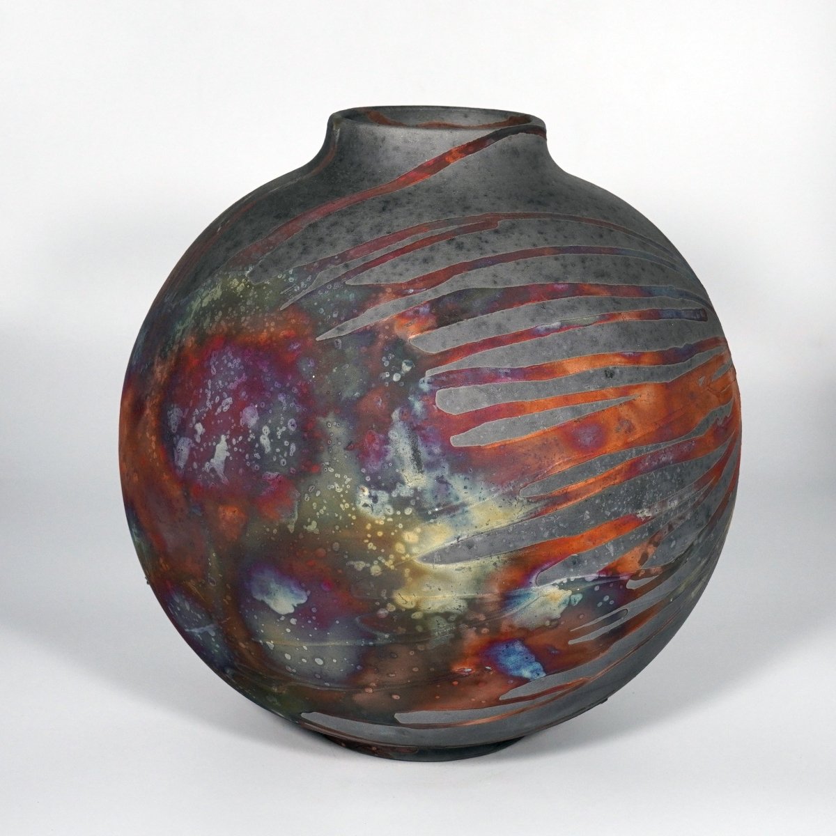 RAAQUU Large Globe Ceramic Vase Carbon Copper S/N0000782 11" Raku Pottery - RAAQUU